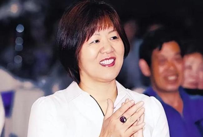 郎平65岁在美国买中式别墅安度晚年 拥抱平凡幸福生活