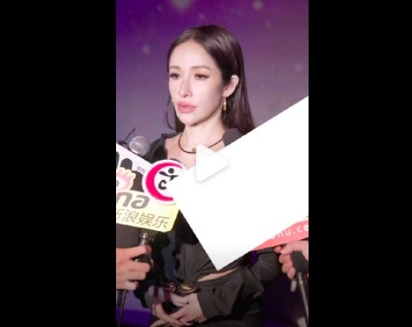 萧亚轩谈李玟时手抖 哽咽着念出好友的名字