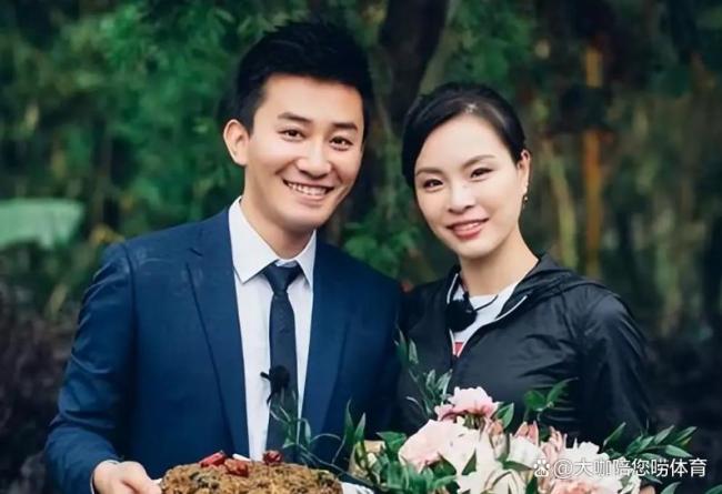 吴敏霞晒一家四口合照 幸福美满惹人羡
