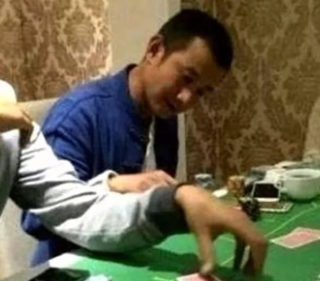许凯被曝聚众赌博，娱乐圈多位明星涉赌博风波，小偶像一夜输20万