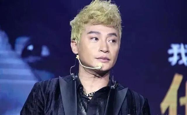 24岁王源的身份焦虑：撕不掉的TFBOYS标签，走不出的偶像困局