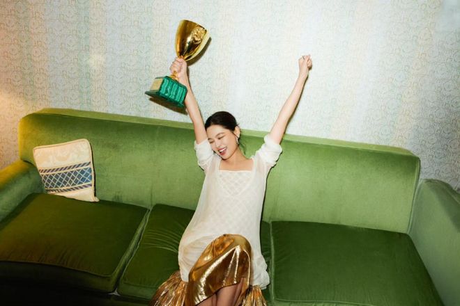 从鹤岗女孩到威尼斯影后，辛芷蕾不服输的人生到底有多带感