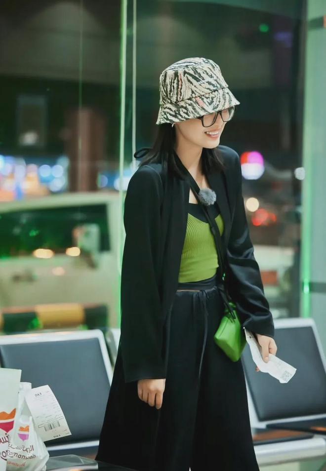 从鹤岗女孩到威尼斯影后，辛芷蕾不服输的人生到底有多带感