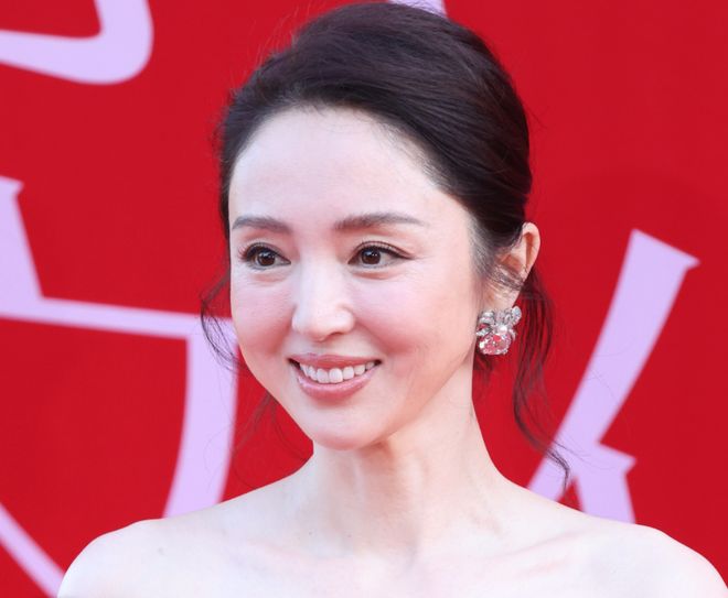 红毯上40+女星状态，有姐弟恋有单亲妈妈，过得好不好写在脸上