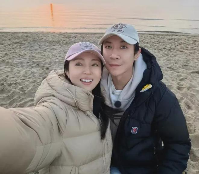 红毯上40+女星状态，有姐弟恋有单亲妈妈，过得好不好写在脸上