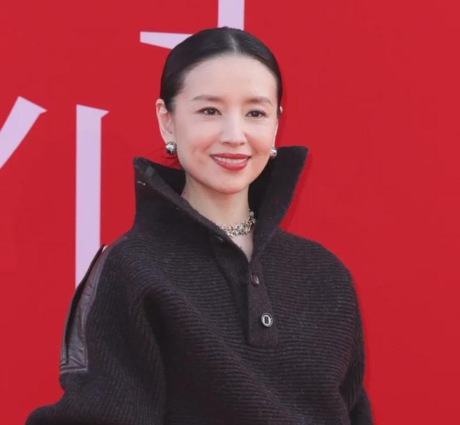红毯上40+女星状态，有姐弟恋有单亲妈妈，过得好不好写在脸上