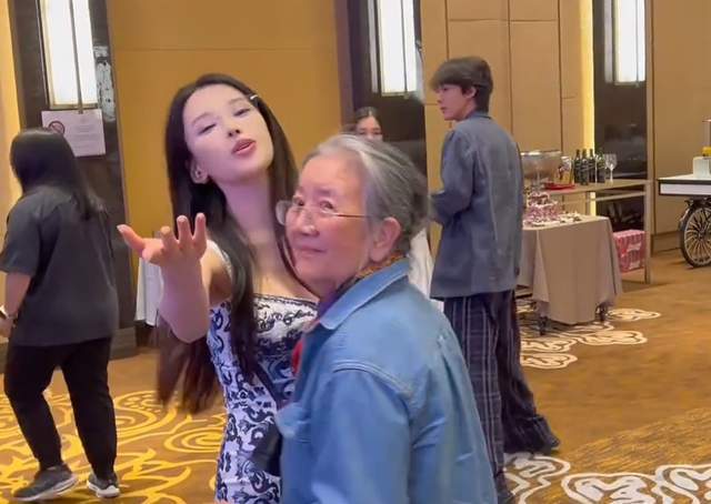 王力宏新女友疑曝光！参加男方庆功宴高调秀身材，又是网红名媛？