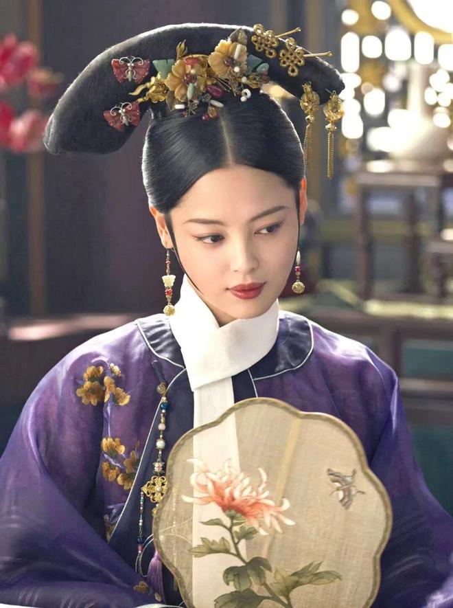 从vogue封面陪衬到威尼斯影后，辛芷蕾一夜之间改写内娱格局？