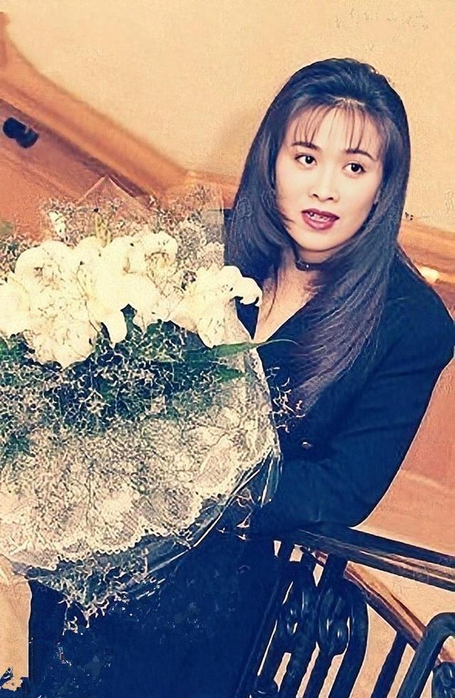 那英情史被爆，前任有私生子，现任老公背景深厚帮她疗伤