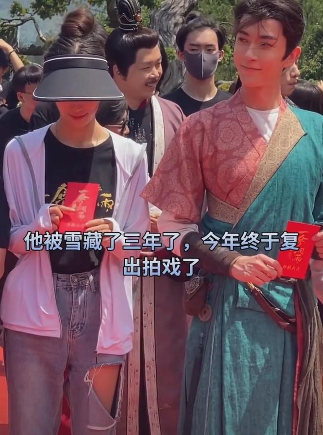 狗仔曝于朦胧跳楼细节！反锁房门弄开纱窗凌晨被发现，近照暴瘦