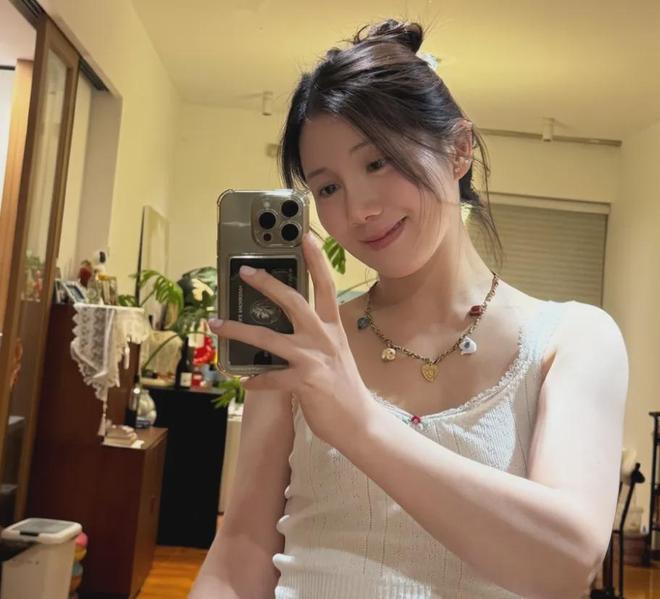 前妻开撕黄景瑜！曝男方有脏病、和顶流的孩子保住了，热巴又躺枪