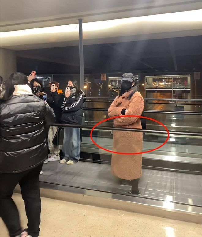 前妻开撕黄景瑜！曝男方有脏病、和顶流的孩子保住了，热巴又躺枪