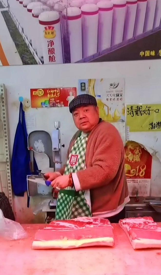 明星于朦胧坠亡的背后，揭开了娱乐圈生存最残酷的一幕……