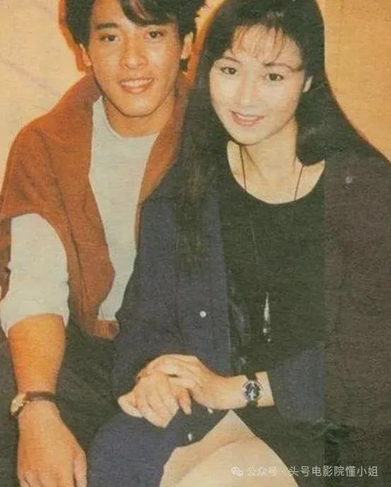 54岁万绮雯，低调复出！甄子丹曾下跪求爱亲吻，背上抛妻弃子骂名