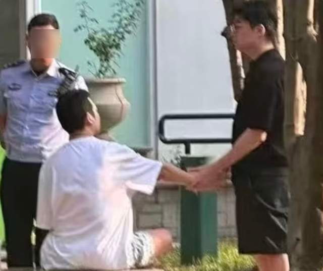 于朦胧饭局成员被扒，疑似编剧极光光的家，本人连忙删博关评