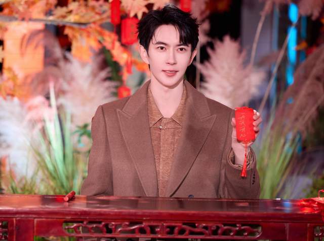 于朦胧饭局成员被扒，疑似编剧极光光的家，本人连忙删博关评