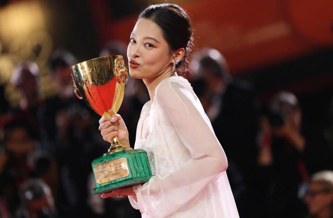 这个“不好惹”的女人，终于赢了｜一心想“红”的辛芷蕾