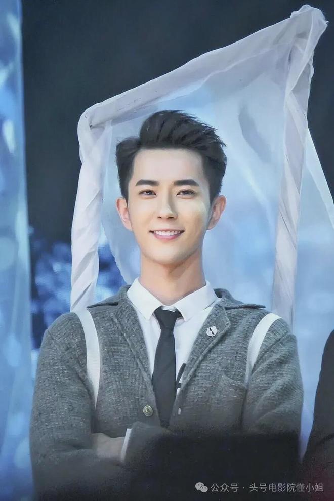 于朦胧坠亡，快男兄弟生日崩溃！华晨宇无法再抱着他哭，叫他胧儿