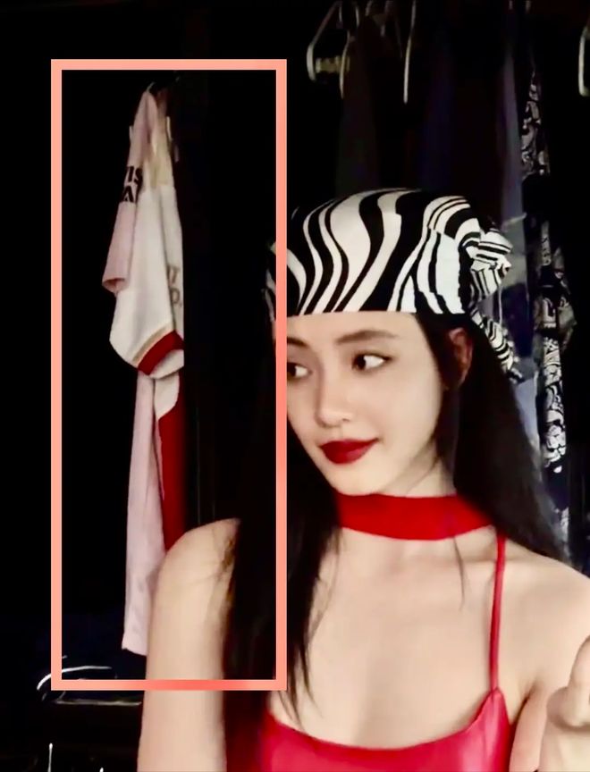 白客疑似被00后女友逼宫！相差12岁谈了4年，女方秀恩爱惹怒粉丝