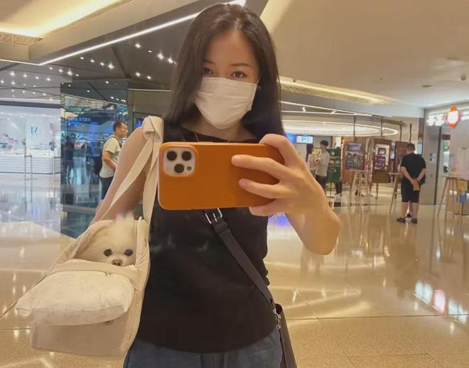 尔东升女友高调晒女儿，秦沛现身评论区支持，女方疑似成功转正