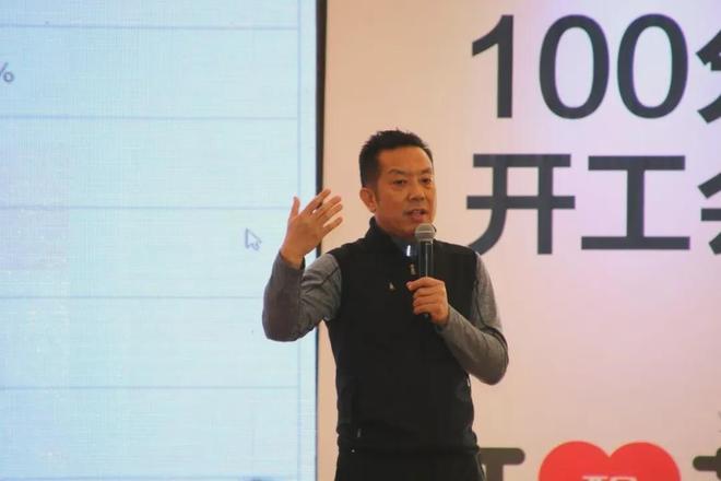 贾国龙摊上事了！罗永浩正式宣战面谈，若应战恐成下一个王自如