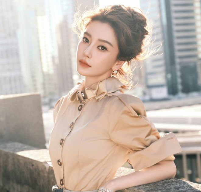 baby代言风波升级！品牌革职员工惹争议，离婚3年还见不得李菲儿