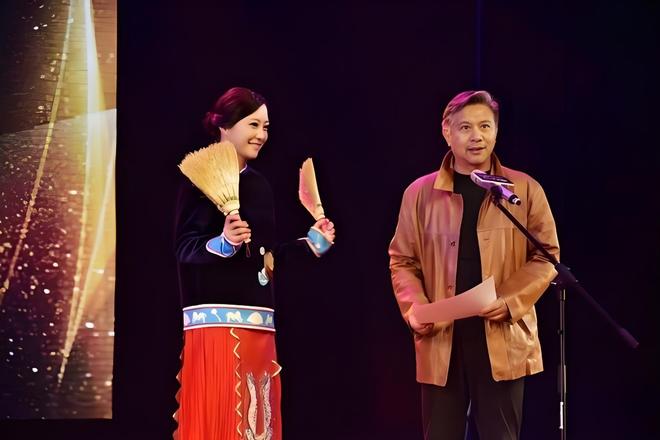程青松朋友圈曝光！刘晓庆力挺他，田海蓉资助他，黄晓明为他庆生