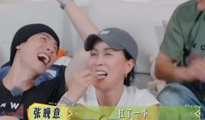 花少7名场面来袭，迷糊张晚意笑料百出，那英5个字总结