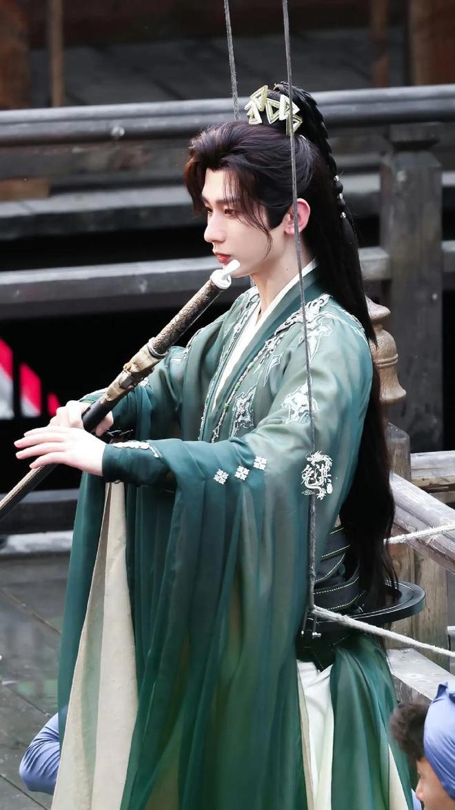 赴山海剪辑粗糙特效廉价还穿帮？粉丝心疼成毅，演员努力被埋没