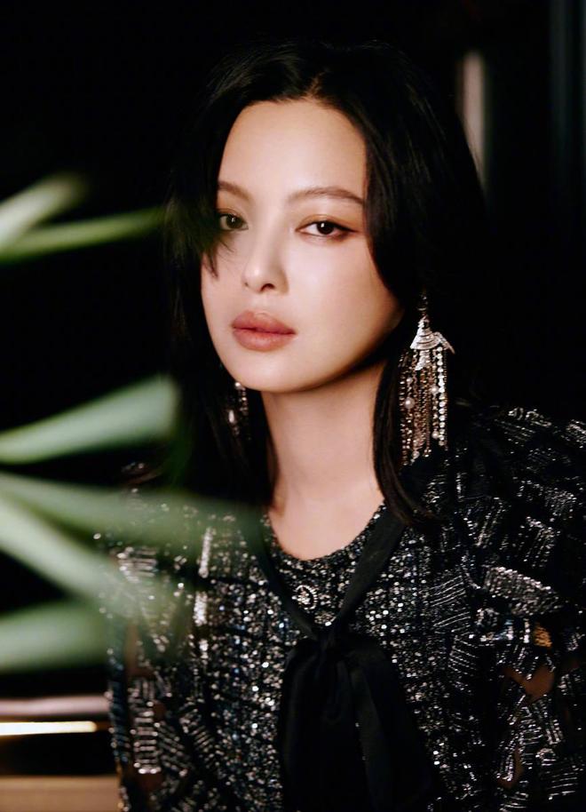辛芷蕾梁婷当年官司各有难处，娱乐圈不能盲目感恩，有主见才能红