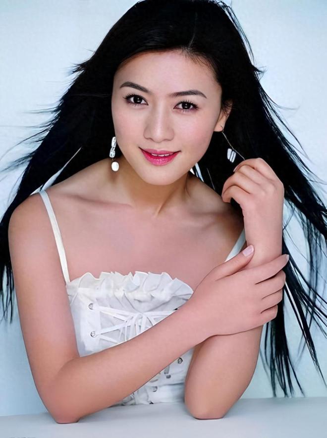 21岁成名，31岁嫁富豪，40岁身家百亿，田海蓉如今过得怎样了？