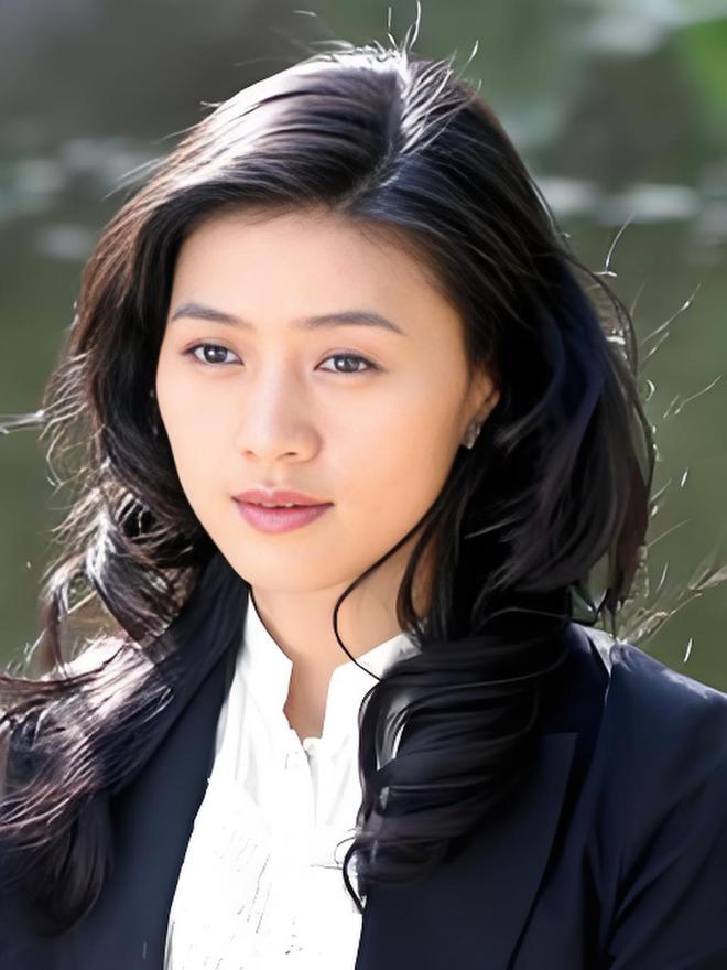 21岁成名，31岁嫁富豪，40岁身家百亿，田海蓉如今过得怎样了？