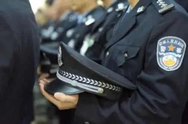 警服不是“流量道具”，“嘎子哥”被行拘了
