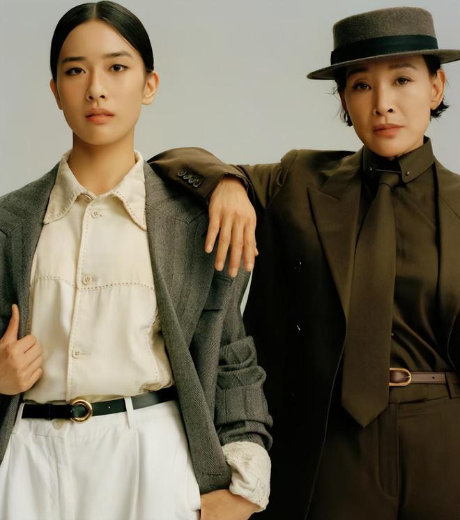 陈冲母女合体拍杂志被嘲，网友抗拒女儿出道，追问弃养双胞胎去向