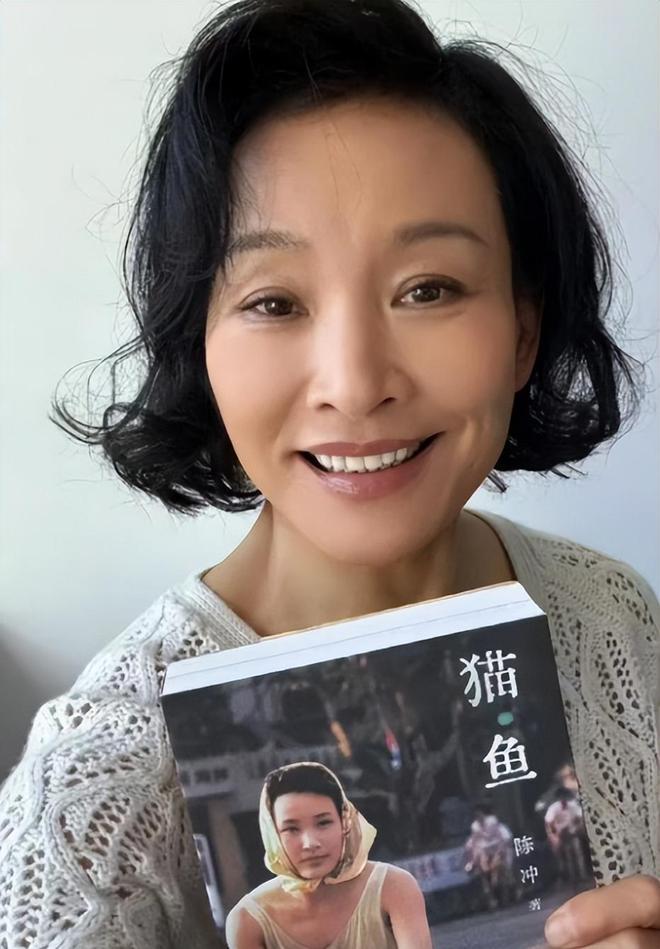 陈冲母女合体拍杂志被嘲，网友抗拒女儿出道，追问弃养双胞胎去向