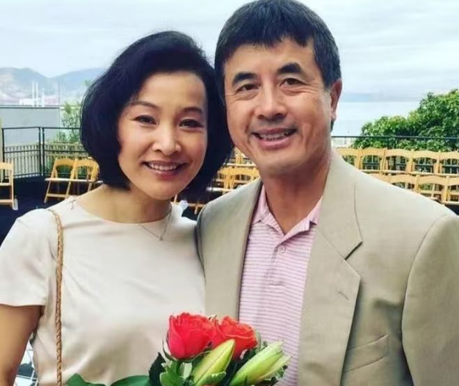 陈冲母女合体拍杂志被嘲，网友抗拒女儿出道，追问弃养双胞胎去向