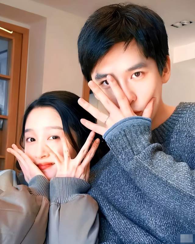 鹿晗关晓彤分手闹了快一年！被骂过度占用公众资源，网友呼吁官宣