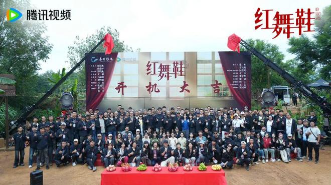 刘涛为95花作配，国民女星的资源降级还是新机遇？