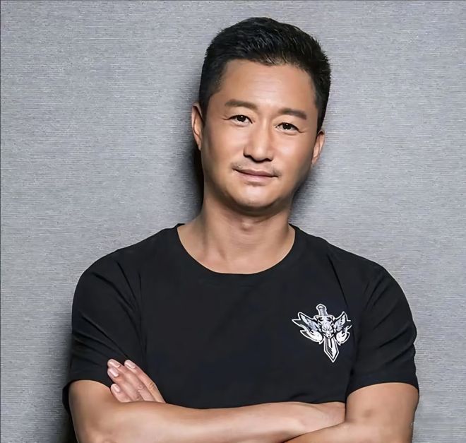 被骂的吴京，没有后视镜