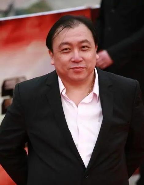 王晶爆料温兆伦讨回恋爱花费，温兆伦回怼先礼后兵，格局高下立见