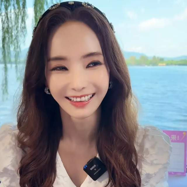 韩彩英中国带货态度敷衍，面部僵硬眼睛快睁不开，满屏吐槽和抵制
