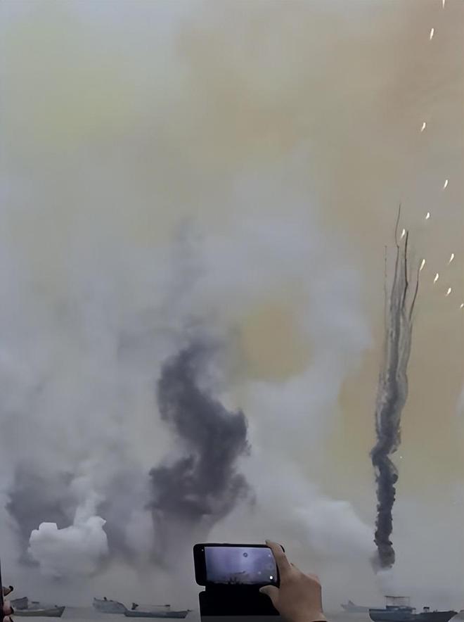 始祖鸟被曝不止一次高原放烟花！疑似彩排照片流出，网友呼吁重罚