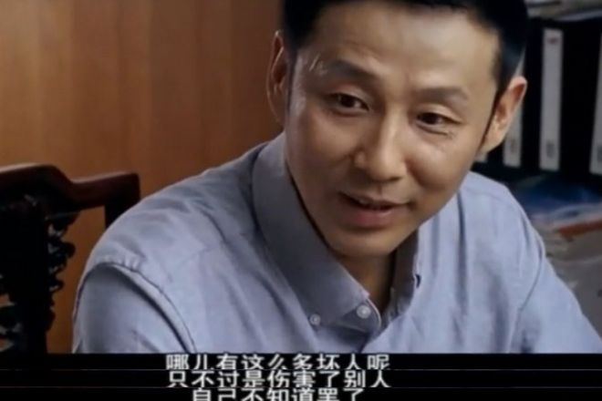 秦雯背刺陈道明风波升级！评论沦陷被指忘恩负义，唐嫣新剧受影响