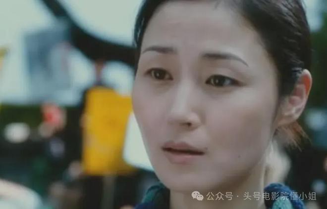 54岁万绮雯，低调复出！甄子丹曾下跪求爱亲吻，背上抛妻弃子骂名