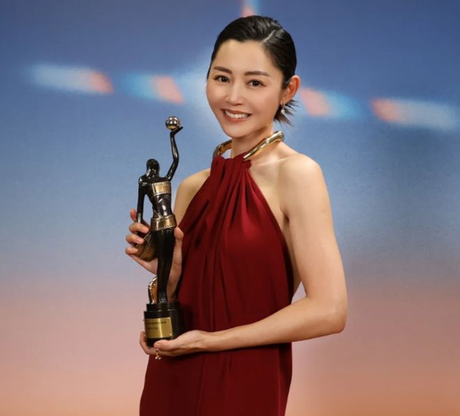 金鸡奖提名惹争议！马丽落选段奥娟入围，刘昊然易烊千玺争影帝