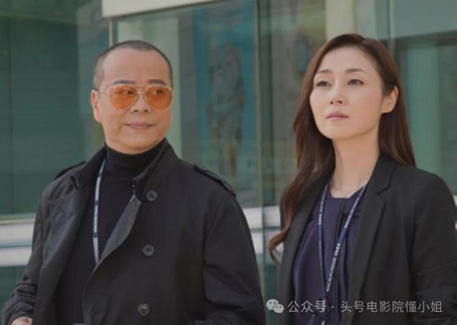 54岁万绮雯，低调复出！甄子丹曾下跪求爱亲吻，背上抛妻弃子骂名