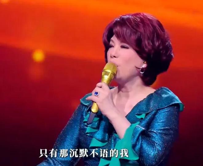 湾区晚会近百万明星亮相！造型一个比一个认真，单依纯高定抢镜