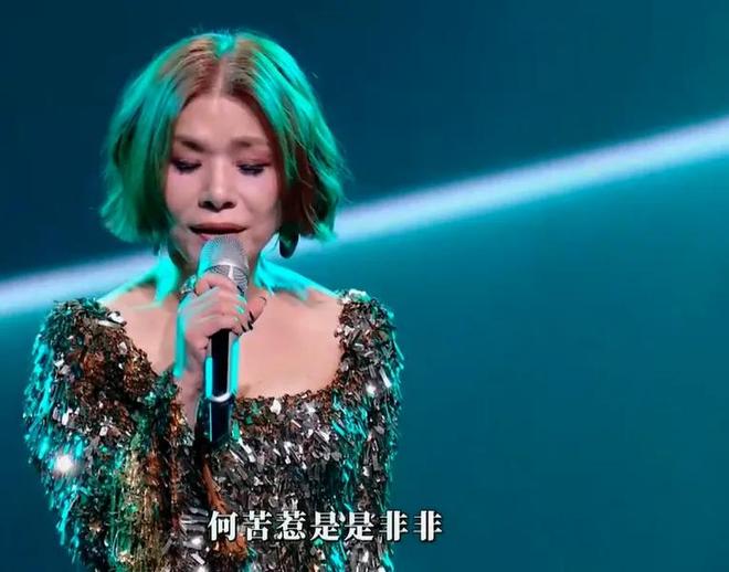 湾区晚会近百万明星亮相！造型一个比一个认真，单依纯高定抢镜