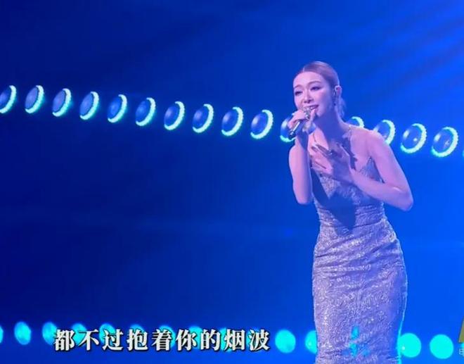 湾区晚会近百万明星亮相！造型一个比一个认真，单依纯高定抢镜