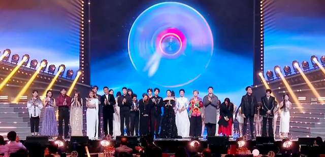 大湾区晚会太混乱！跑调抢拍忘词破音全占了，合唱几乎都翻车
